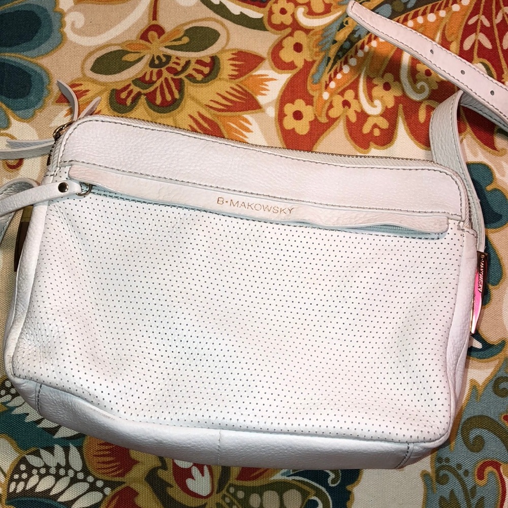 B. Makowsky White Leather handbag